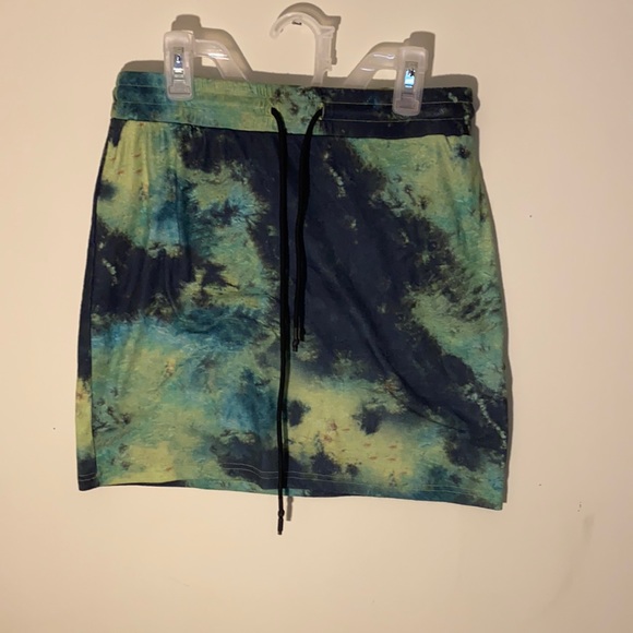🌸2/$10🌸 Green and Black Tie Dye Drawstring Pencil Skirt - Picture 1 of 3